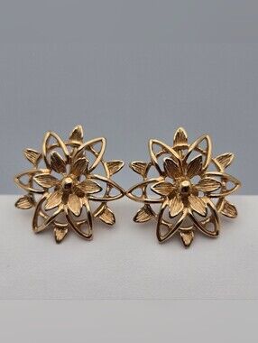 Vintage Sarah Coventry Peta-Lure Clip On Earrings Gold Tone Floral 1960s
